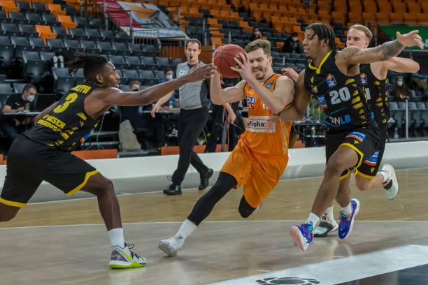 使湖人队以 使湖人队以