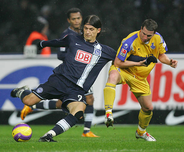 体育聊城：龙舟竞速 感受水上速度与激情